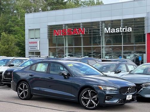 2025 Volvo S60 B5 Core