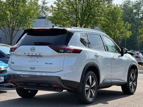 2025 Nissan Rogue SL