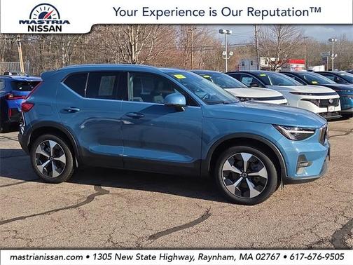 2024 Volvo XC40 B5 Plus Bright Theme