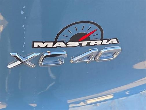 2024 Volvo XC40 B5 Plus Bright Theme