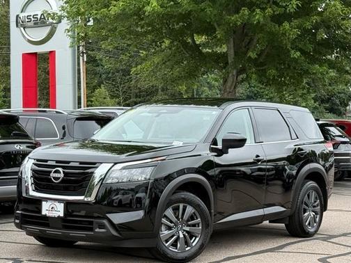 2024 Nissan Pathfinder S