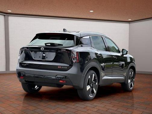 Super Black 2025 Nissan Kicks SR