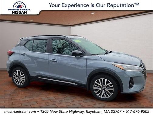 2023 Nissan Kicks SR