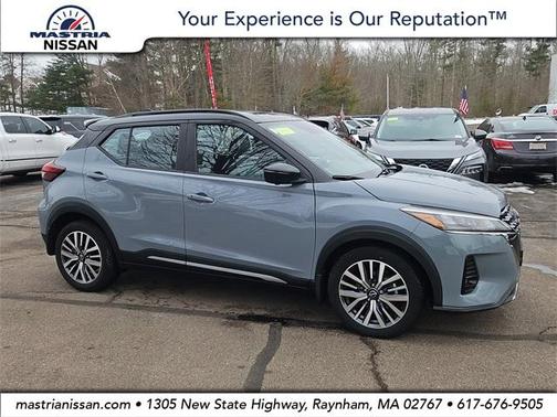 2023 Nissan Kicks SR