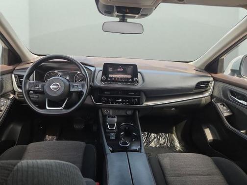 Brilliant Silver Metallic 2023 Nissan Rogue SV