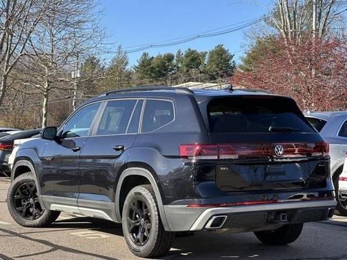 2024 Volkswagen Atlas 2.0T Peak Edition SEL