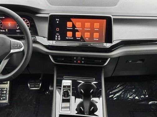 2024 Volkswagen Atlas 2.0T Peak Edition SEL