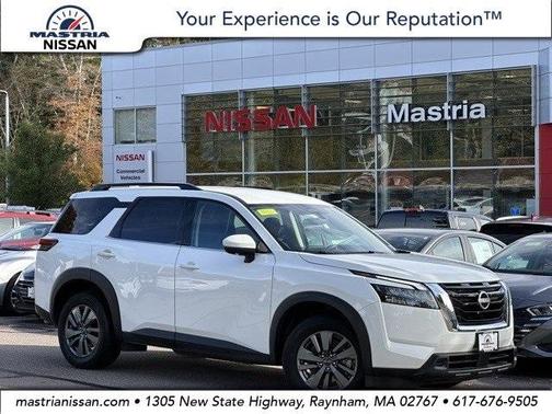 2025 Nissan Pathfinder SV