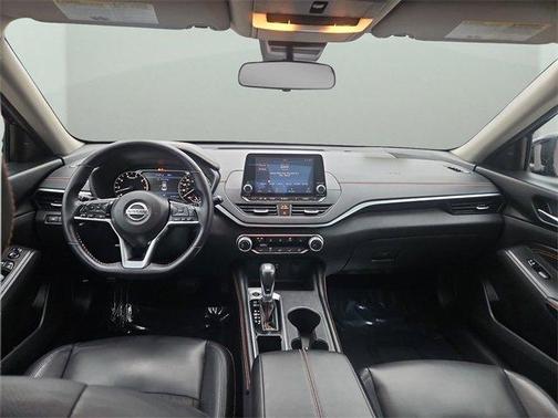 2020 Nissan Altima 2.0 SR