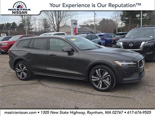 2025 Volvo V60 Cross Country B5 Plus