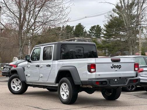 2023 Jeep Gladiator Sport