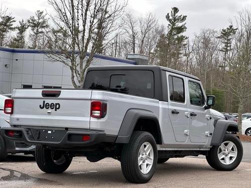 2023 Jeep Gladiator Sport
