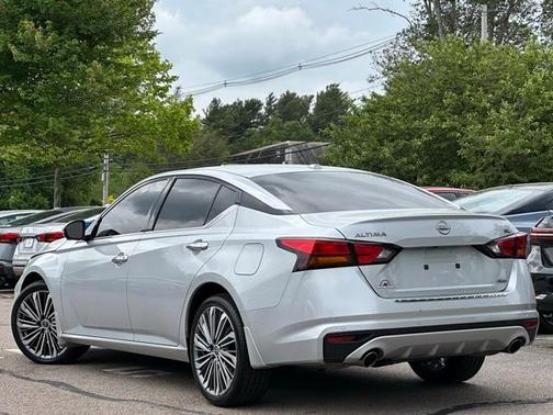 2023 Nissan Altima 2.5 SL