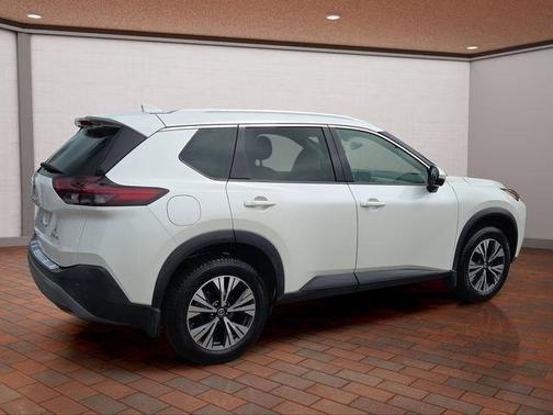 White 2021 Nissan Rogue SV