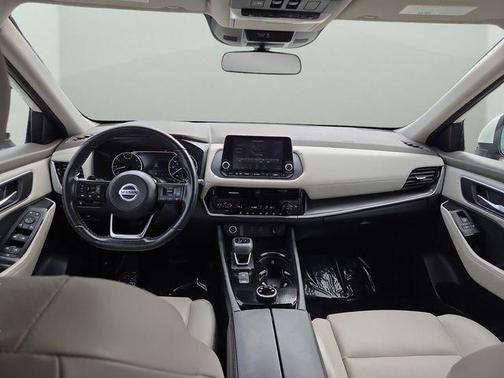 White 2021 Nissan Rogue SV