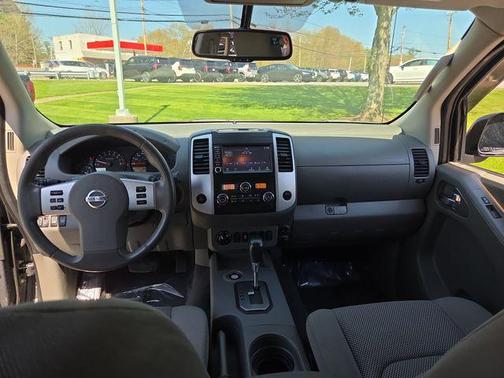 Gun Metallic 2020 Nissan Frontier SV