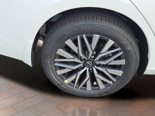 Pearl White Tri-Coat 2026 Nissan Altima SV
