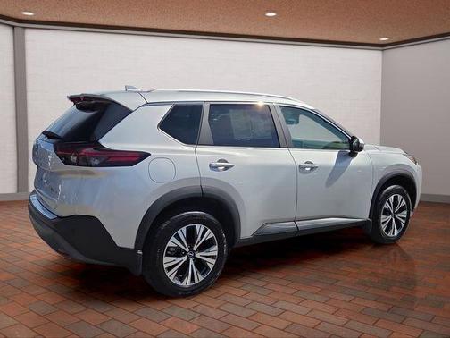 Brilliant Silver Metallic 2023 Nissan Rogue SV