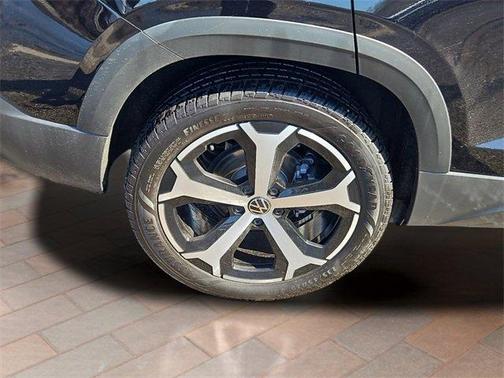 2025 Volkswagen Taos 1.5T SEL