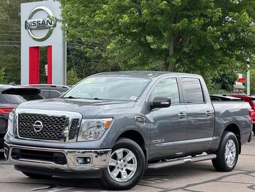 2017 Nissan Titan SV