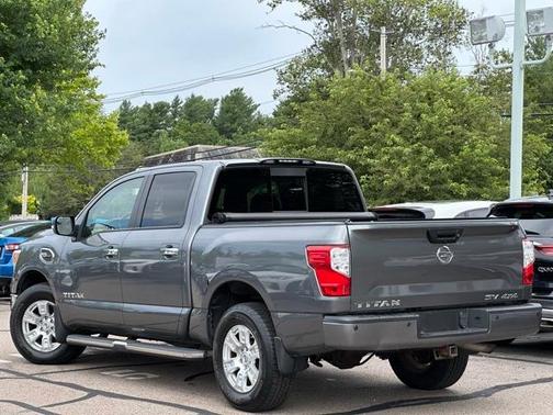 2017 Nissan Titan SV