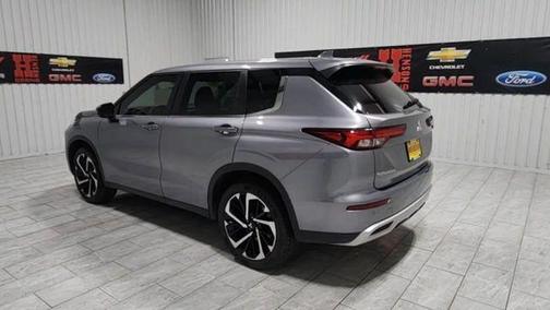 2023 Mitsubishi Outlander SE Special Edition