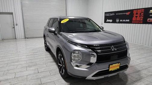 2023 Mitsubishi Outlander SE Special Edition