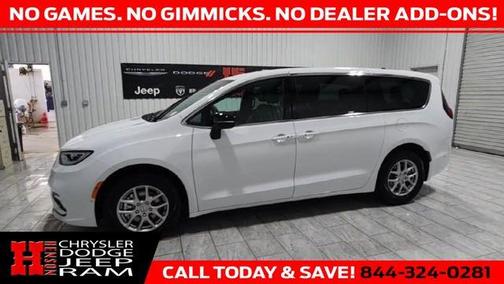 2025 Chrysler Pacifica Select