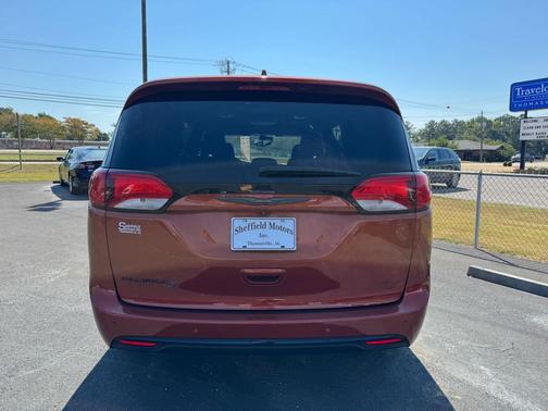 2018 Chrysler Pacifica Touring-L