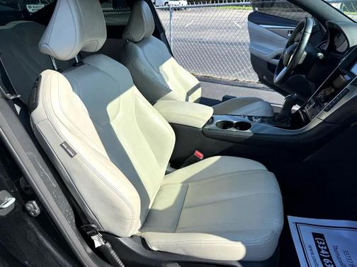 2019 INFINITI Q60 2.0t PURE