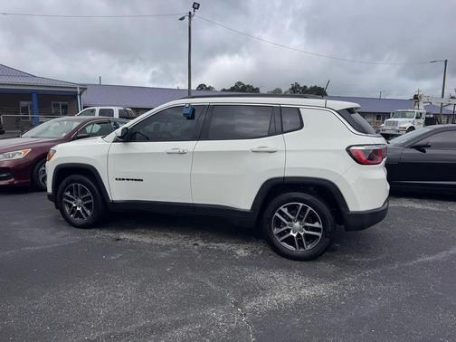 White 2020 Jeep Compass Latitude
