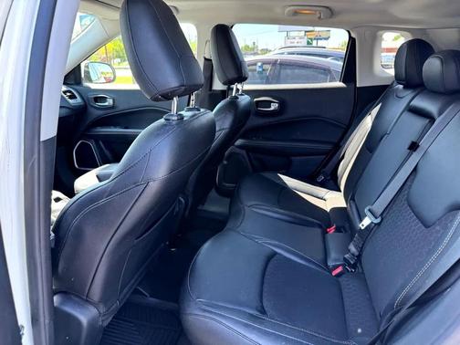 White 2020 Jeep Compass Latitude
