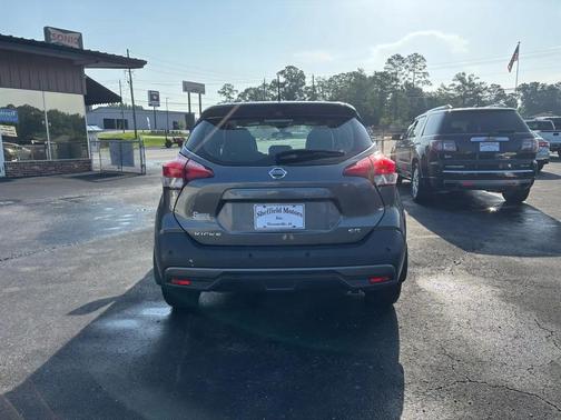 GRAY 2020 Nissan Kicks SR
