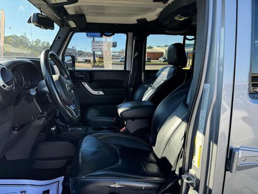 2013 Jeep Wrangler Unlimited Sahara