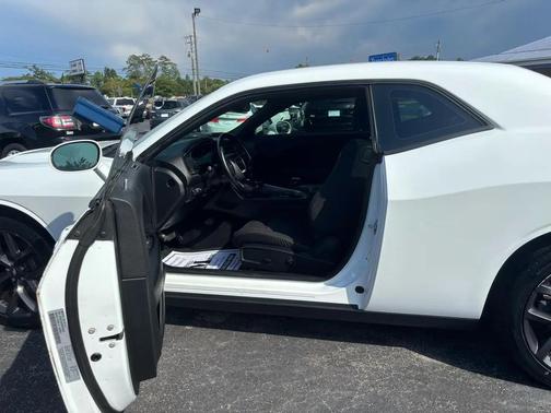 White 2021 Dodge Challenger SXT
