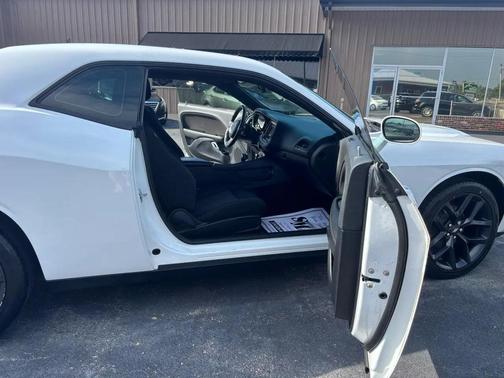 White 2021 Dodge Challenger SXT