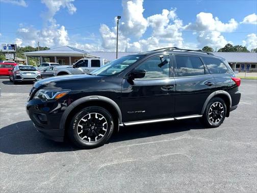2020 Nissan Pathfinder SV