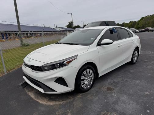 2022 Kia Forte FE
