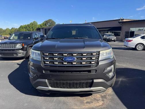 Gray 2017 Ford Explorer XLT