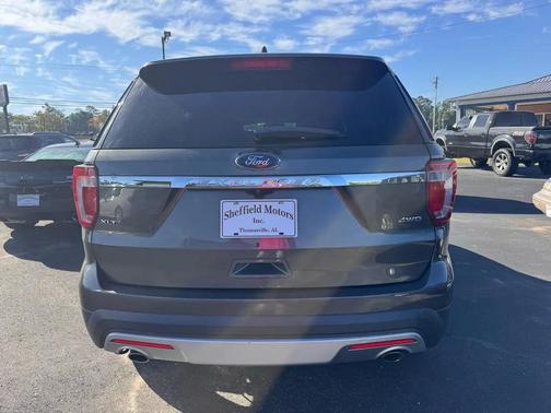 Gray 2017 Ford Explorer XLT