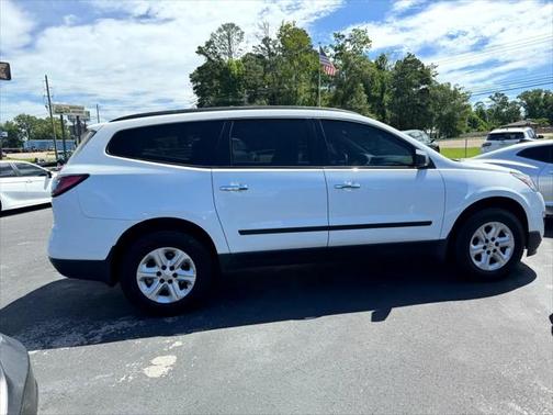 2017 Chevrolet Traverse LS