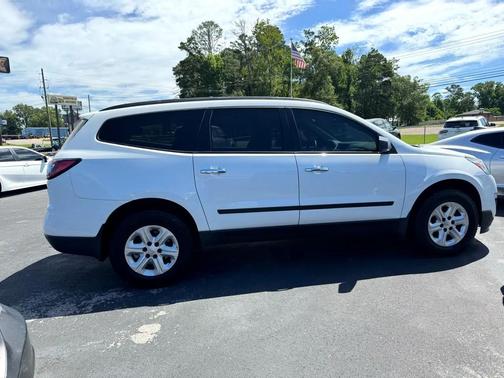 2017 Chevrolet Traverse LS