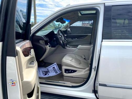 2015 Cadillac Escalade Luxury