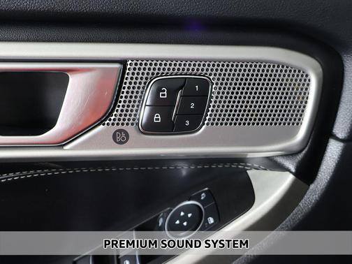 Star White Metallic Tri-Coat 2022 Ford Explorer Limited