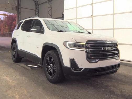 2022 GMC Acadia AWD AT4