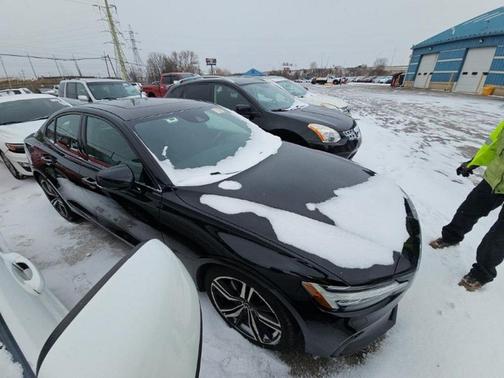 2019 Volvo S60 T6 R-Design