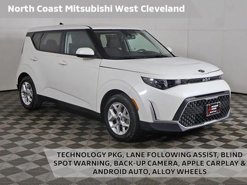 Snow White Pearl 2023 Kia Soul LX