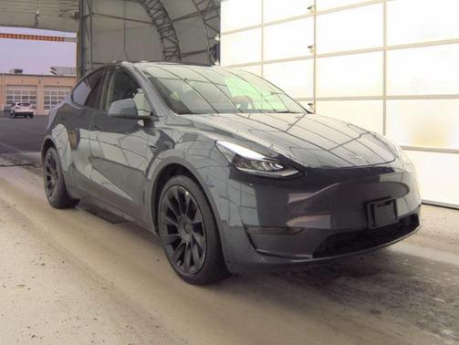2022 Tesla Model Y Long Range Dual Motor All-Wheel Drive