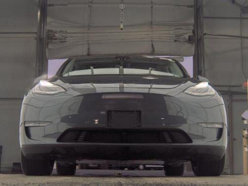 2022 Tesla Model Y Long Range Dual Motor All-Wheel Drive