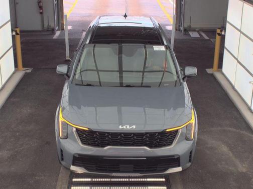 Everlasting Silver 2025 Kia Sorento S